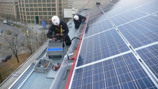 Installation von Solarmodulen in München