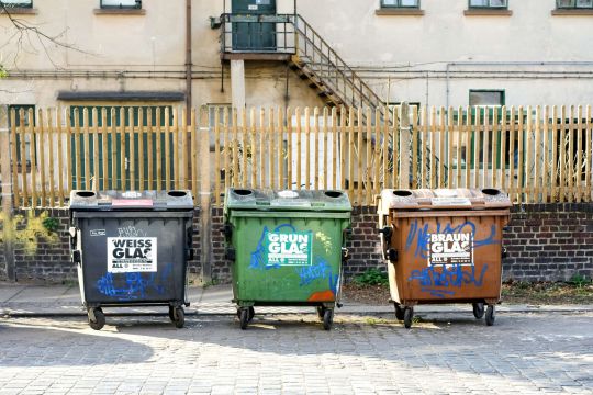 Drei Mülltonnen in Leipzig