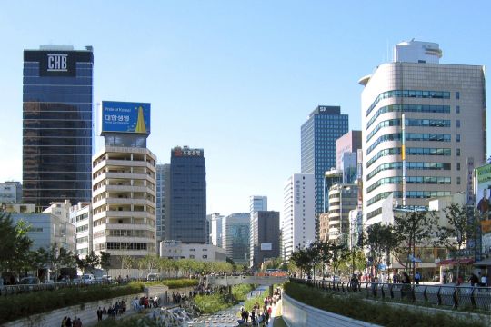Eine Straße in Südkoreas Hauptstadt Seoul