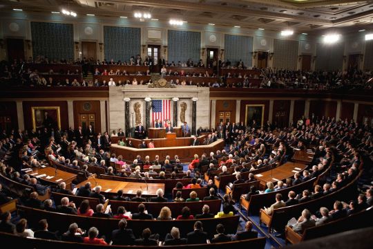 Der Präsident spricht vor dem voll besetzten US-Kongress, Aufnahme von der Zuschauertribüne..