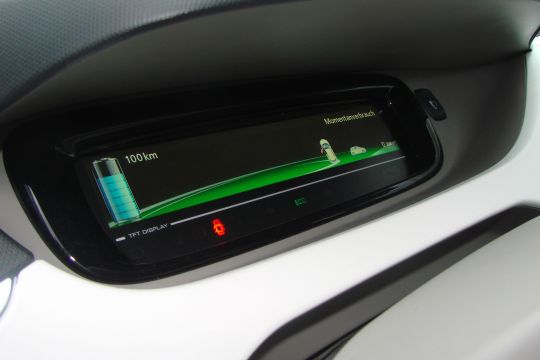 Display eines Elektroautos