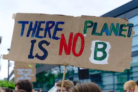 Demo-Schild mit Aufschrift 