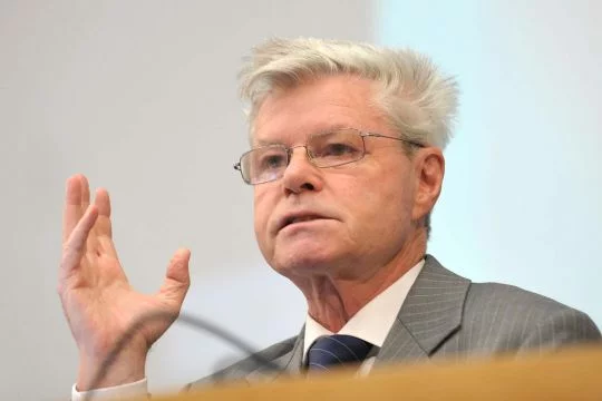 Porträtaufnahme von Hartmut Graßl.