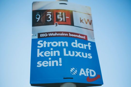 AfD-Wahlplakat: "EEG-Wahnsinn beenden! Strom darf kein Luxus sein!"