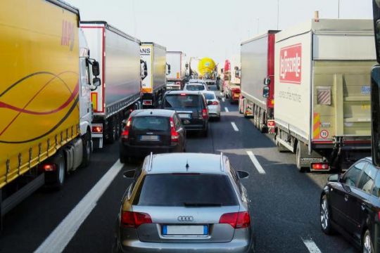 Stau auf einer Autobahn