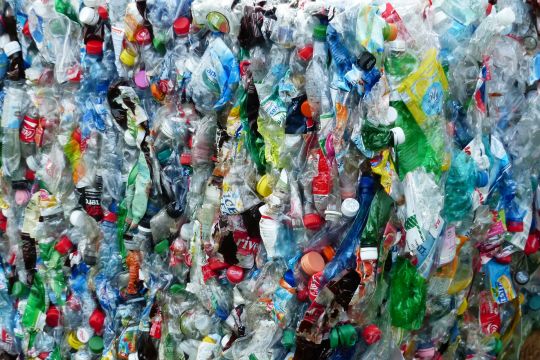 Zusammengepresste Plastikflaschen