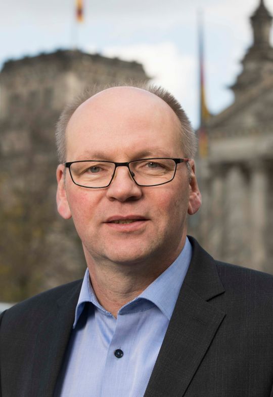 Portraitfoto von Bernhard Krüsken