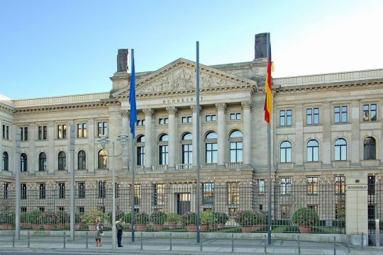 Frontansicht des Bundesratsgebäudes aus dem Jahr 1904.