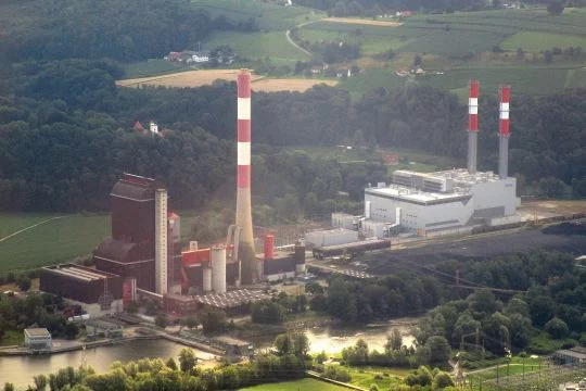 Kohlekraftwerk und Gaskraftwerk in Mellach bei Graz in Österreich.