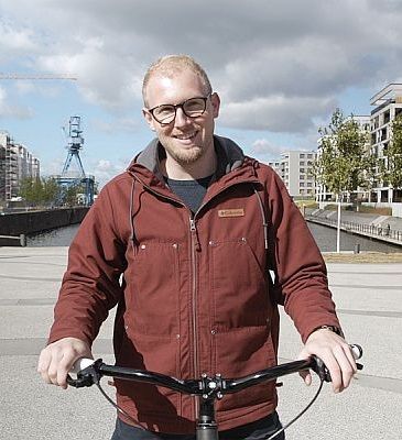 David Maurer-Laube auf einem Fahrrad.