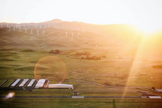 Erneuerbare Energien, Sonne und Öl.