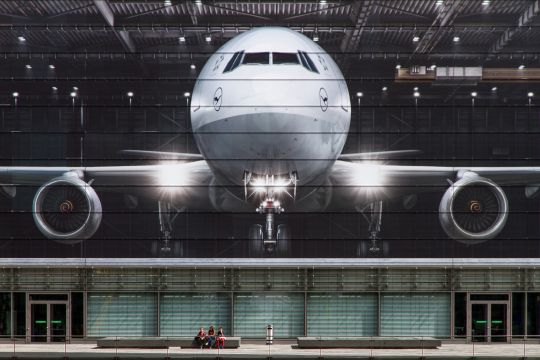 Wandbild einer startenden Lufthansa-Maschine