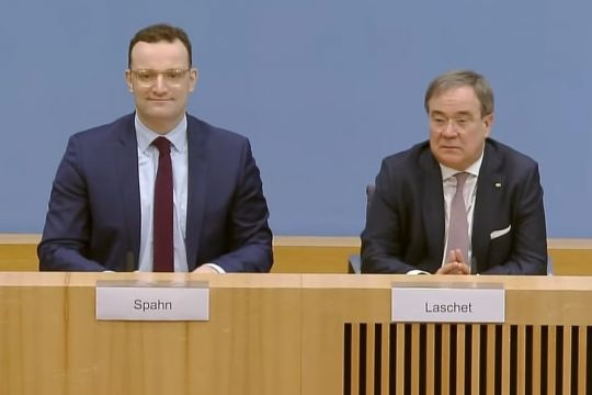 Armin Laschet und Jens Spahn stellen sich am 25. Februar 2020 in der Bundespressekonferenz als Kandidaten für den CDU-Vorsitz vor.