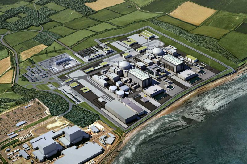Montage mit Luftbild: Das künftige Atomkraftwerk Hinkley Point C in der englischen Grafschaft Somerset.