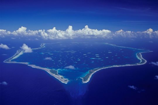 Luftaufnahme des polynesischen Atolls Tongareva, dessen britischer Name Penrhyn ist.