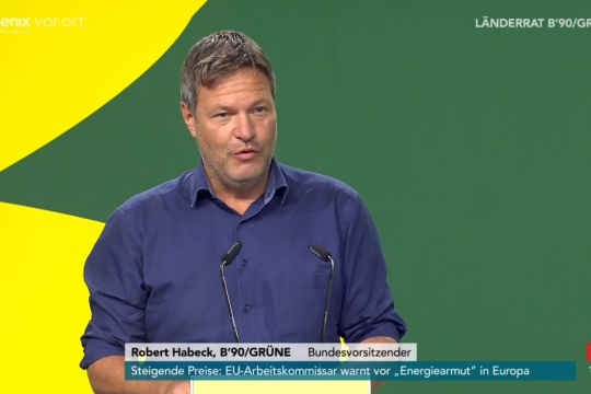 Robert Habeck hält beim Grünen-Länderrat eine Rede