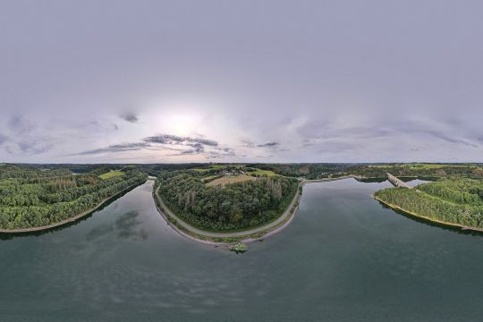 360-Grad-Panoramafoto der Wuppertalsperre und der Vorsperre am Panzerbach.