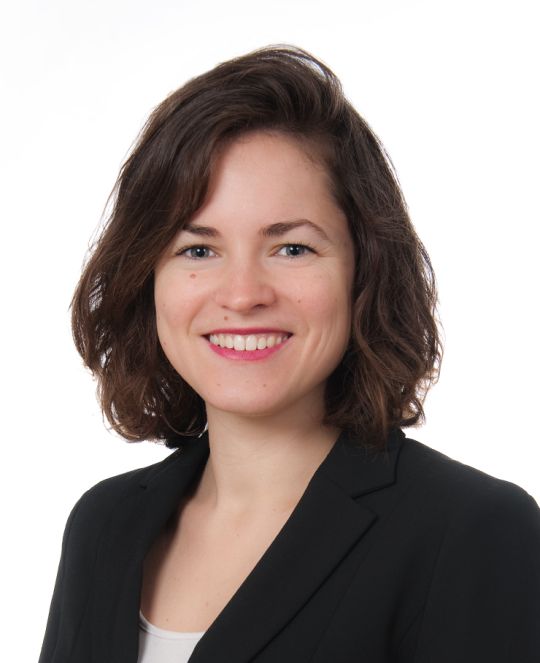 Porträtaufnahme von Ulrike Knörzer.