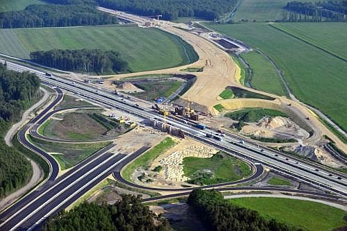 Luftaufnahme: Um- und Ausbau des Autobahndreiecks Schwerin in Mecklenburg-Vorpommern.