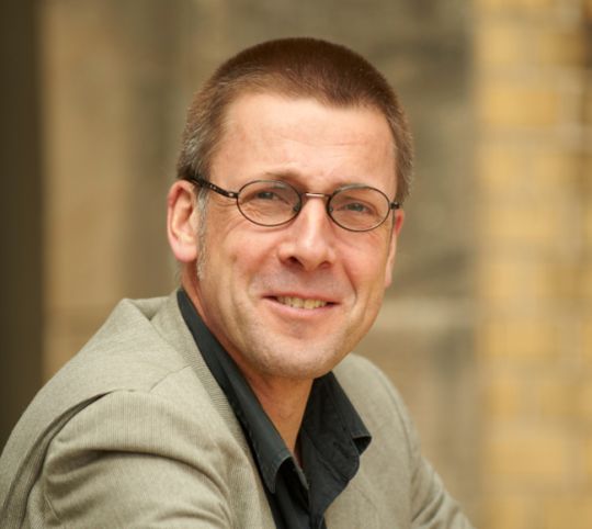 Porträtaufnahme von Niko Paech.