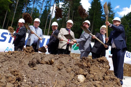 Spatenstich für Wald-Windpark Reichertshüll