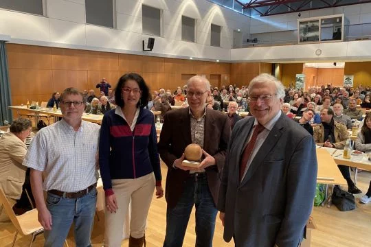 Gruppenbild mit Joachim Wille bei der Preisverleihung