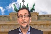 Aufmacherbild: Volker Quaschning vor dem Brandenburger Tor.